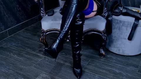 Snapshot of tiffanysia chatting on 01.16.25 Tiffany  Sia online show from 01.16.25