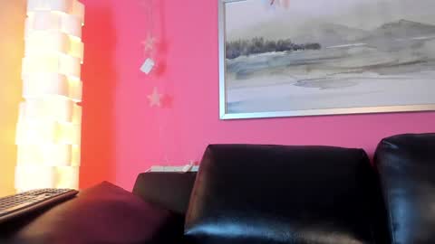 Stefany Suarez online show from 01.24.25