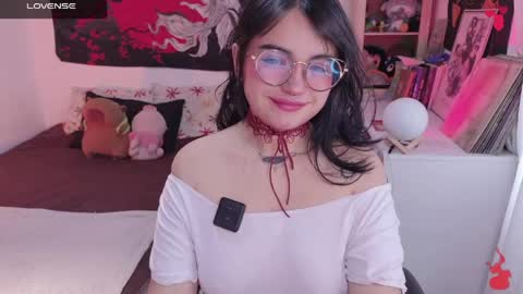 Snapshot of tigerlily__1 chatting on 05.21.26 Lilith online show from 05.21.26
