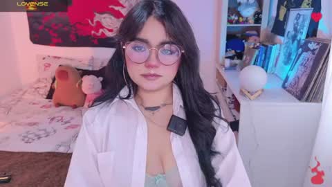 Snapshot of tigerlily__1 chatting on 06.18.26 Lilith online show from 06.18.26