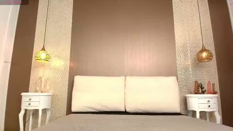 T I F F A N Y online show from 11.10.25