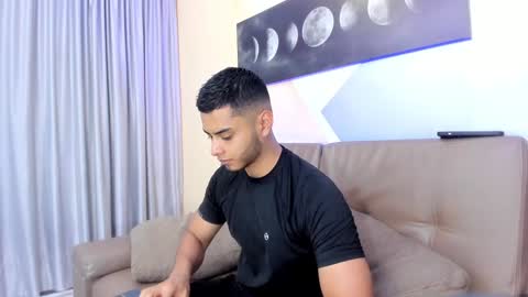 Snapshot of tiler_price chatting on 12.30.24 Tyler online show from 12.30.24