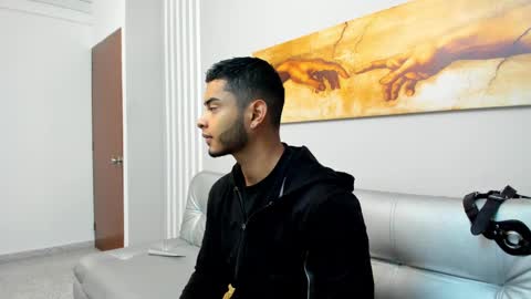 Snapshot of tiler_price chatting on 01.05.25 Tyler online show from 01.05.25