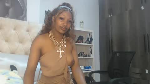 Snapshot of tilly_ebony chatting on 05.03.26 Tilly online show from 05.03.26