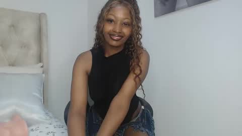 Snapshot of tilly_ebony chatting on 05.06.26 Tilly online show from 05.06.26