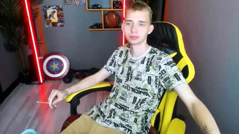 Snapshot of tim_blackk chatting on 11.09.25 Tim online show from 11.09.25