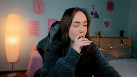 Snapshot of timewithout chatting on 02.02.26 Mia online show from 02.02.26