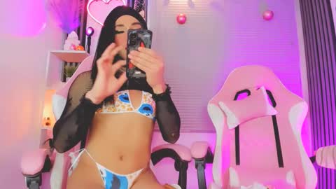 Hallie And Annie online show from 12.14.25