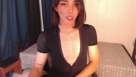 Snapshot of tina_allure chatting on 12.15.24 Tina online show from 12.15.24