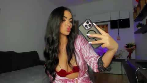 Andreea online show from 12.15.25