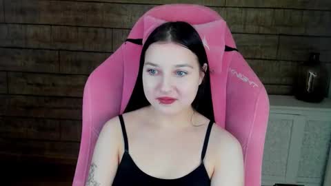 TinaBurton online show from 11.26.25