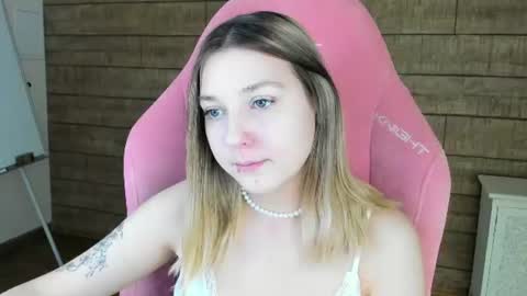 Snapshot of tinaburton chatting on 06.10.26 TinaBurton online show from 06.10.26