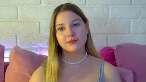 Snapshot of tinaburton chatting on 06.17.26 TinaBurton online show from 06.17.26