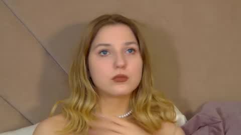 Snapshot of tinaburton chatting on 06.18.26 TinaBurton online show from 06.18.26