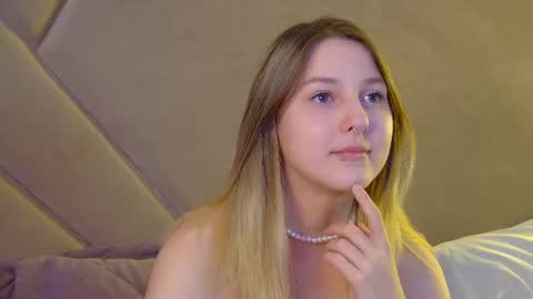 Snapshot of tinaburton chatting on 06.25.26 TinaBurton online show from 06.25.26