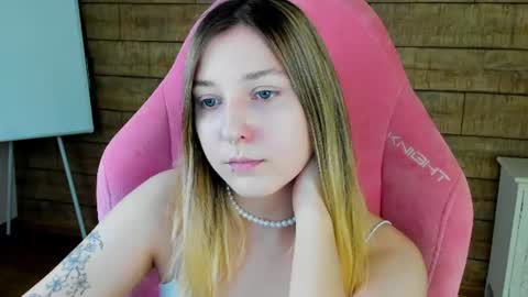 Snapshot of tinaburton chatting on 07.05.26 TinaBurton online show from 07.05.26