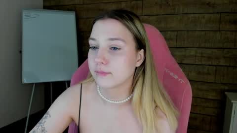 Snapshot of tinaburton chatting on 07.10.26 TinaBurton online show from 07.10.26