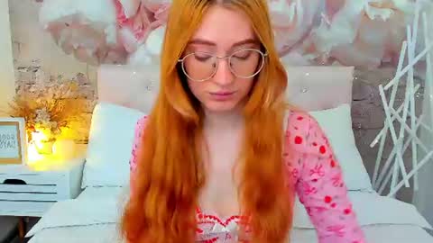 Snapshot of tinahar chatting on 06.14.26 Tina online show from 06.14.26