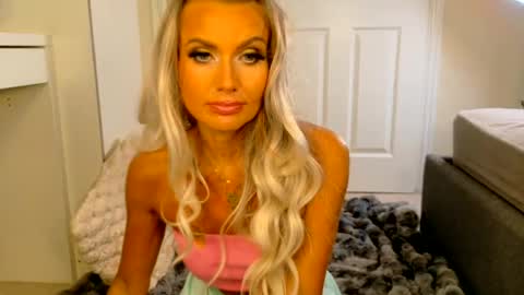 Snapshot of tinkerbell822 chatting on 06.15.26 tinkerbell822 online show from 06.15.26