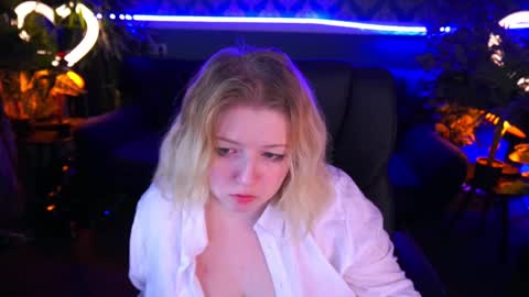 TinkerrBelll online show from 01.20.25