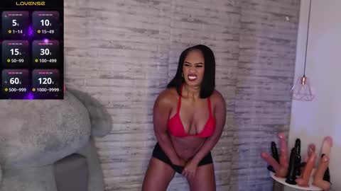 Tinna Goddess online show from 10.25.25