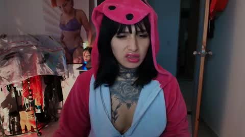 I AM BELLA  ----------- follow my  IG  TINNS 69 online show from 02.11.26