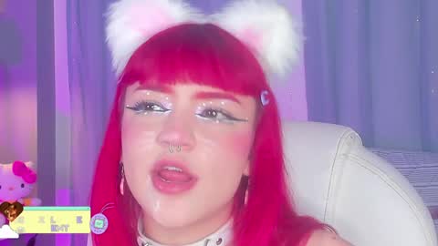 Snapshot of tiny__emmy chatting on 01.06.25 Emmy blue berry1 online show from 01.06.25