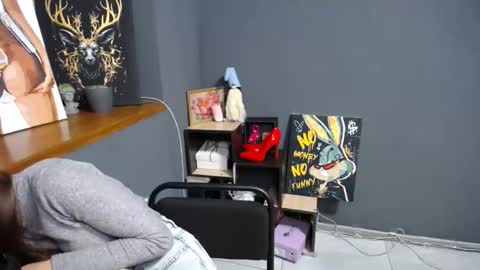 Gloria online show from 10.13.25