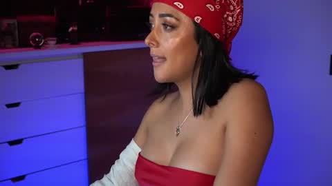 Snapshot of tiny_panther chatting on 01.16.25 Ana Molly online show from 01.16.25