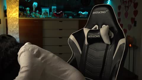 Snapshot of tiny_panther chatting on 02.06.25 Ana Molly online show from 02.06.25