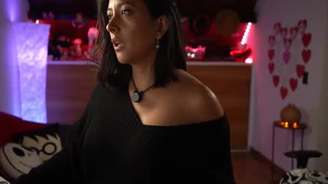 Snapshot of tiny_panther chatting on 02.11.25 Ana Molly online show from 02.11.25