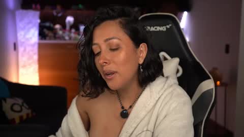 Snapshot of tiny_panther chatting on 03.06.25 Ana Molly online show from 03.06.25