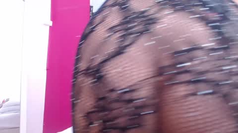 tiny_whore18 online show from 01.16.25