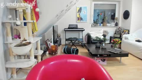 Snapshot of tiny_williams chatting on 09.15.25 Tiny online show from 09.15.25