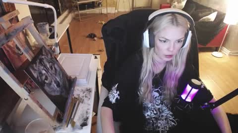 stage Kylie Sinner  brand CLITBAIT online show from 02.20.25