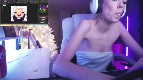 Snapshot of tinykylie chatting on 02.03.26 stage Kylie Sinner brand CLITBAIT online show from 02.03.26