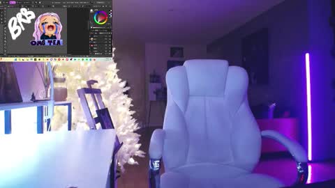 Snapshot of tinykylie chatting on 02.06.26 stage Kylie Sinner brand CLITBAIT online show from 02.06.26