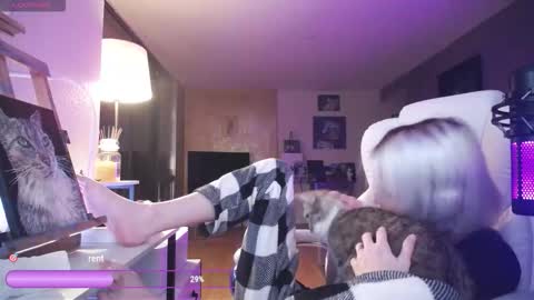 Snapshot of tinykylie chatting on 03.26.26 stage Kylie Sinner brand CLITBAIT online show from 03.26.26