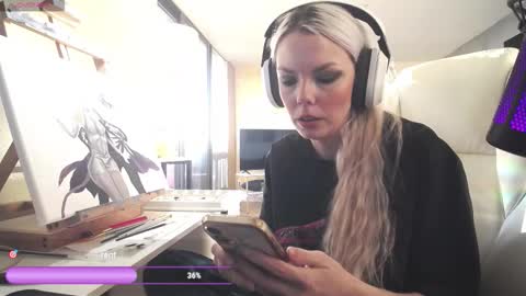 Snapshot of tinykylie chatting on 03.27.26 stage Kylie Sinner brand CLITBAIT online show from 03.27.26