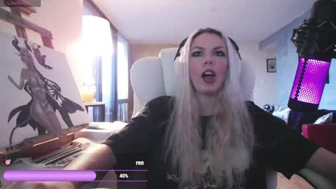 Snapshot of tinykylie chatting on 03.29.26 stage Kylie Sinner brand CLITBAIT online show from 03.29.26