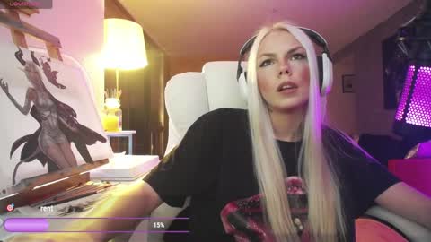 Snapshot of tinykylie chatting on 04.05.26 stage Kylie Sinner brand CLITBAIT online show from 04.05.26