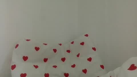 Snapshot of tinyviola chatting on 12.01.25 Viola Sparkle online show from 12.01.25