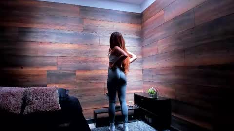 Instagram  tinyw0nder online show from 10.18.25