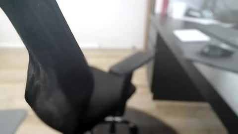 Snapshot of titsthebest chatting on 10.13.25 titsthebest online show from 10.13.25