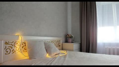 Snapshot of tixxxy chatting on 02.22.25 Maria online show from 02.22.25