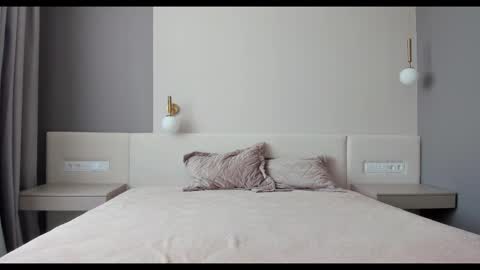 Snapshot of tixxxy chatting on 09.10.25 Maria online show from 09.10.25