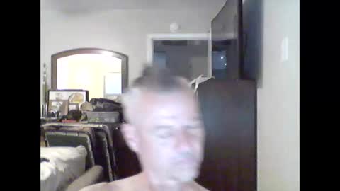 Snapshot of tnash24 chatting on 10.26.25 tx46m online show from 10.26.25