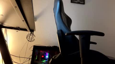 Snapshot of tobi19899 chatting on 10.10.25 Jan5676 online show from 10.10.25