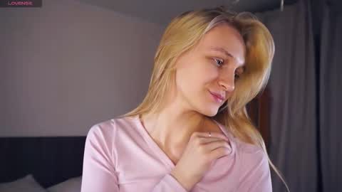 Mary online show from 11.18.25