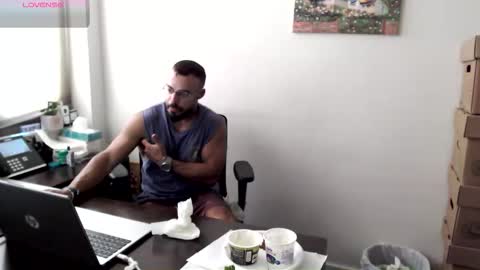 Snapshot of todd_dantes chatting on 09.27.25 Todd online show from 09.27.25